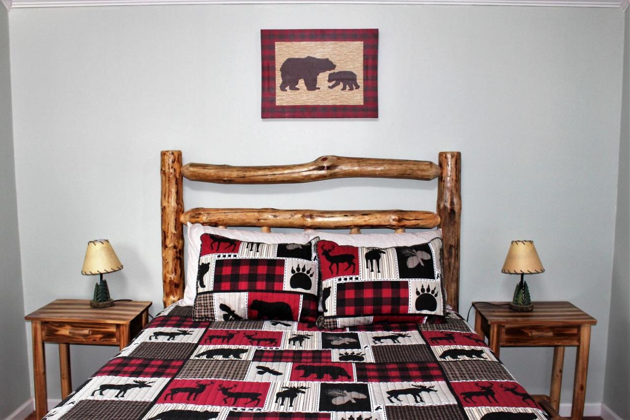 Spacious Downtown Condo Walking Distance To Downtown Gatlinburg Sleeps 6 Guests Extérieur photo