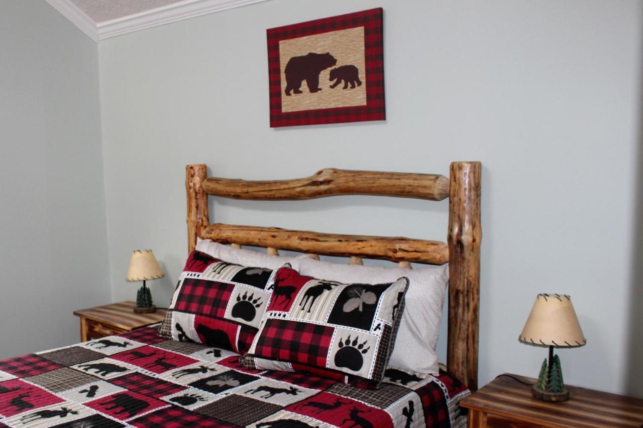 Spacious Downtown Condo Walking Distance To Downtown Gatlinburg Sleeps 6 Guests Extérieur photo