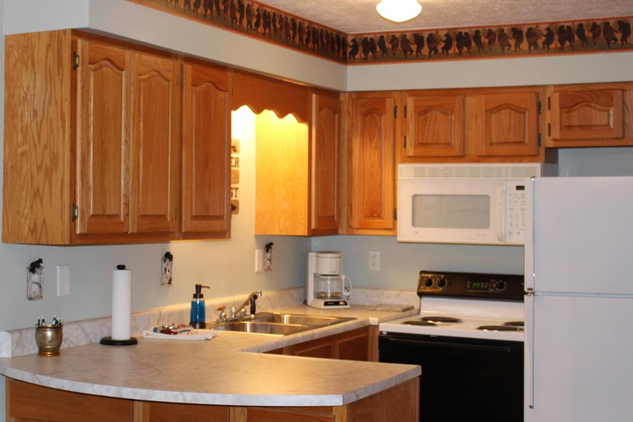 Spacious Downtown Condo Walking Distance To Downtown Gatlinburg Sleeps 6 Guests Extérieur photo
