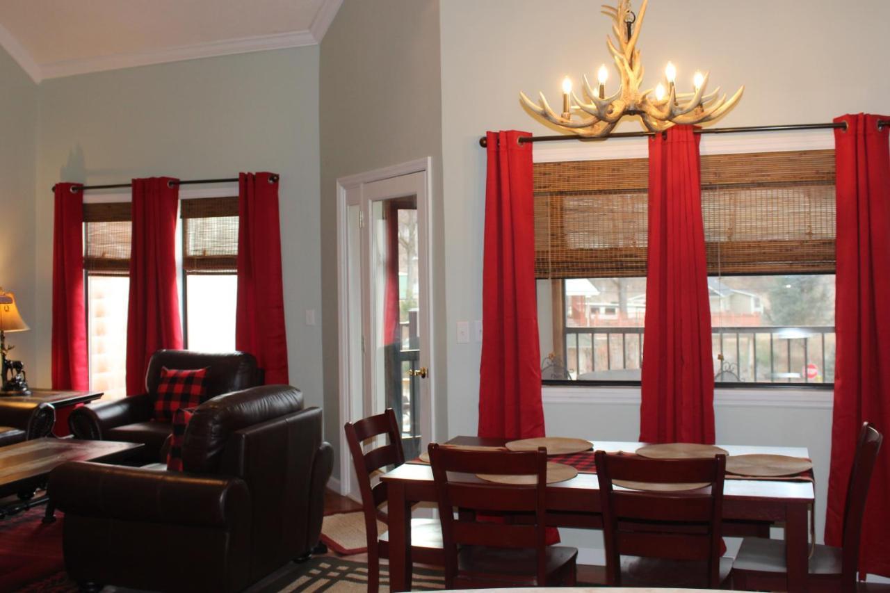 Spacious Downtown Condo Walking Distance To Downtown Gatlinburg Sleeps 6 Guests Extérieur photo