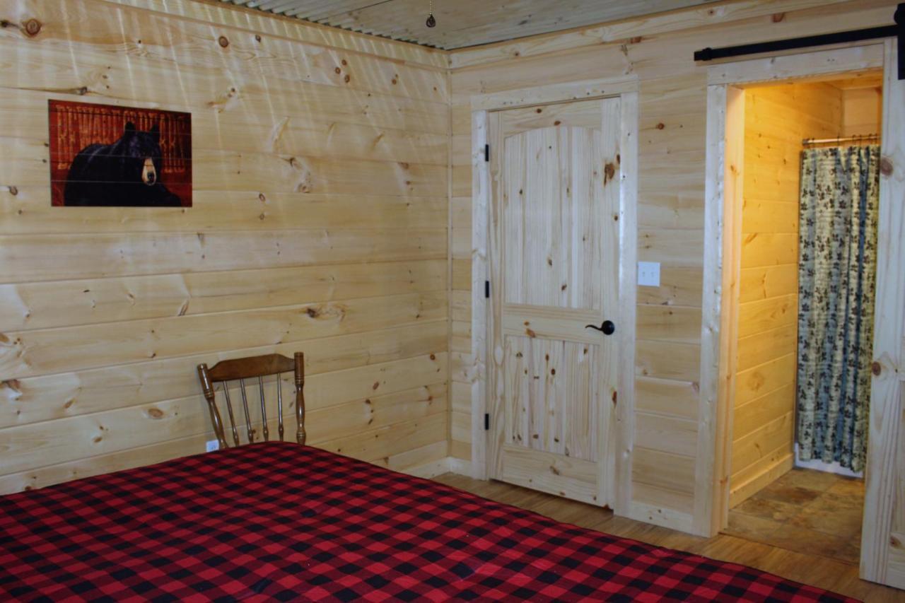 Spacious Downtown Condo Walking Distance To Downtown Gatlinburg Sleeps 6 Guests Extérieur photo