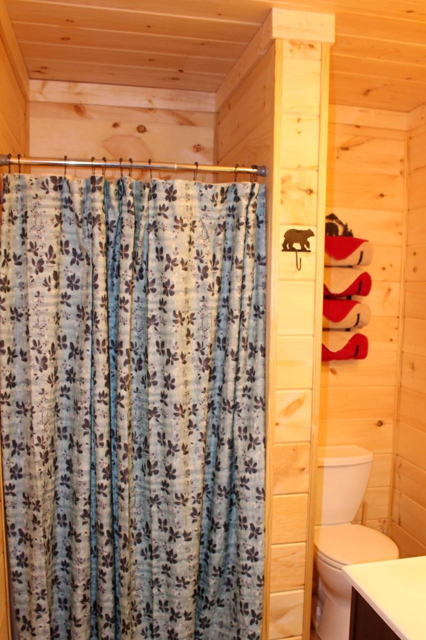 Spacious Downtown Condo Walking Distance To Downtown Gatlinburg Sleeps 6 Guests Extérieur photo