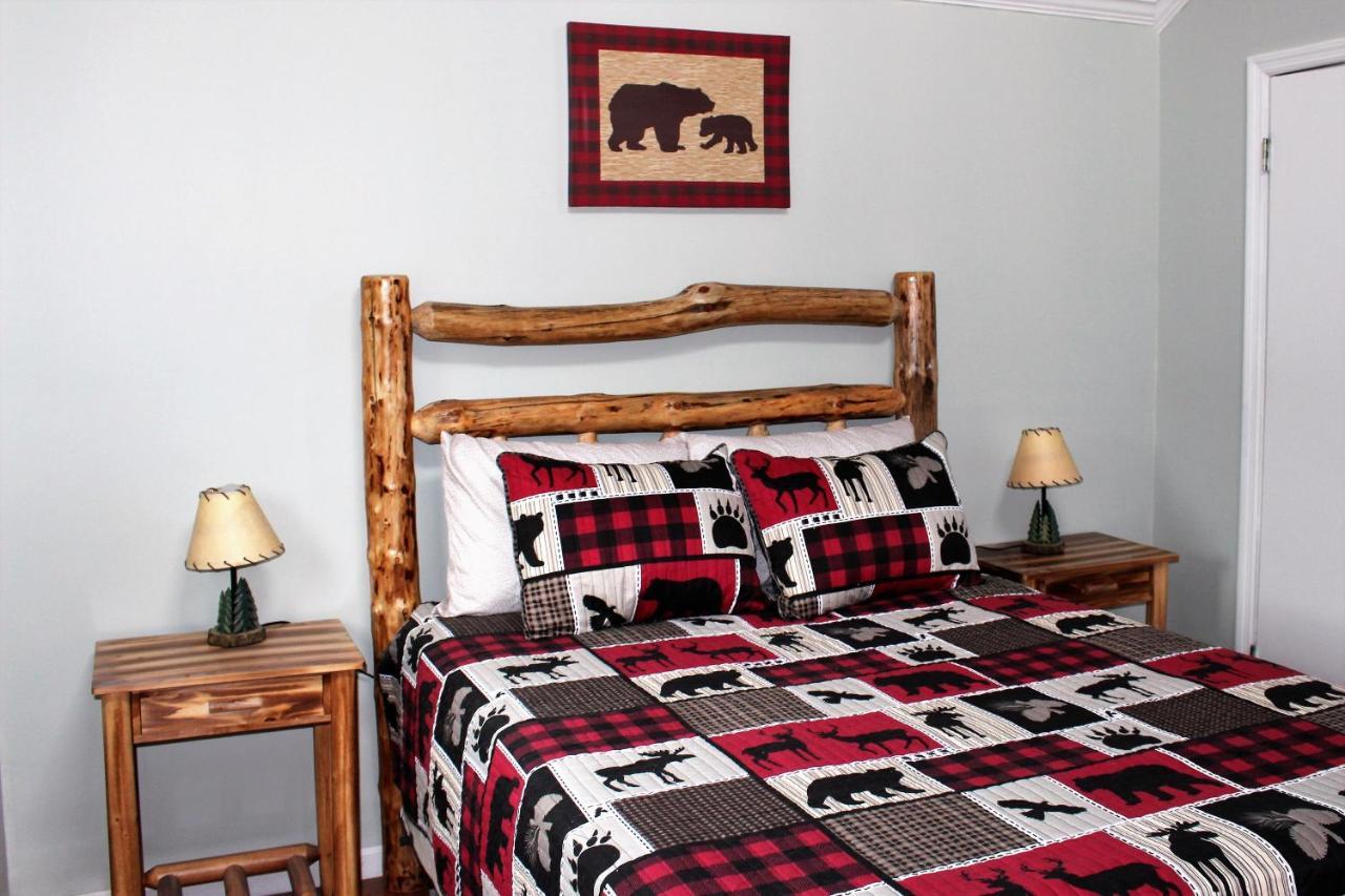 Spacious Downtown Condo Walking Distance To Downtown Gatlinburg Sleeps 6 Guests Extérieur photo