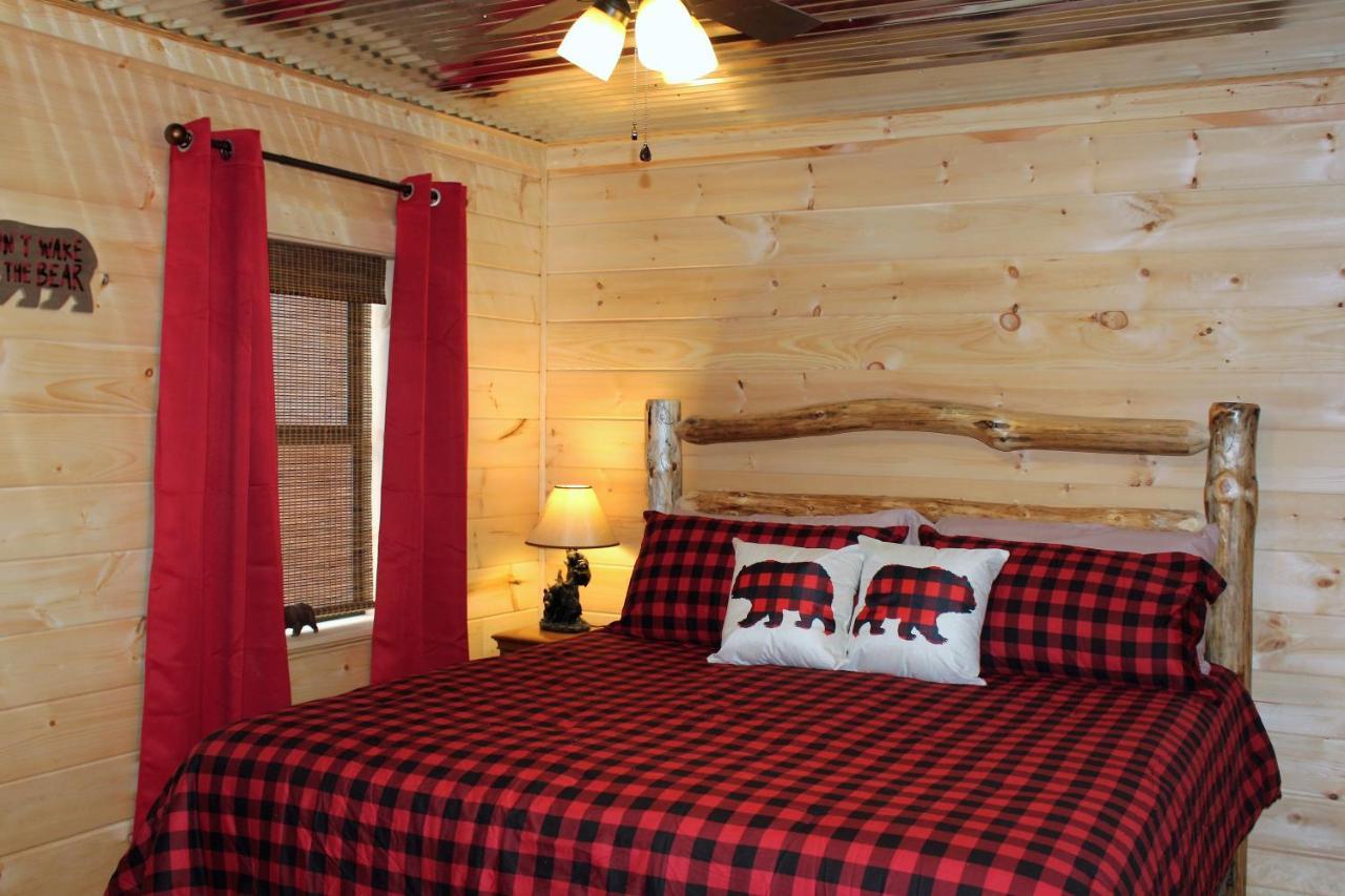 Spacious Downtown Condo Walking Distance To Downtown Gatlinburg Sleeps 6 Guests Extérieur photo