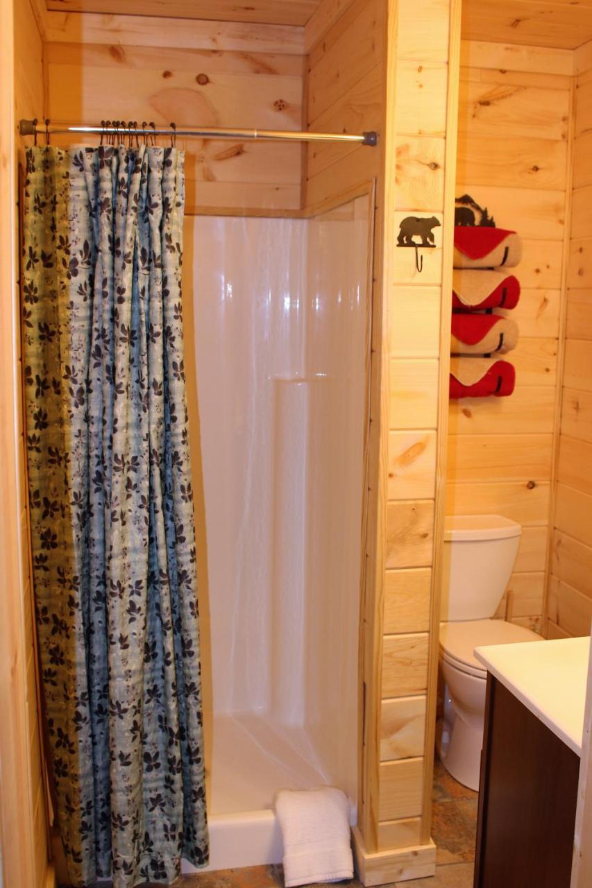 Spacious Downtown Condo Walking Distance To Downtown Gatlinburg Sleeps 6 Guests Extérieur photo